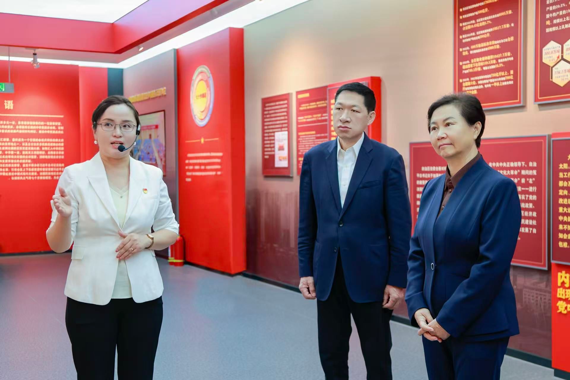 胡达古拉在玖鼎集团官网调研